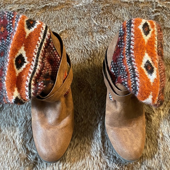 Women's Candie's Faux Leather Slouchy Ankle Boots with Sweater Top - Picture 3 of 3